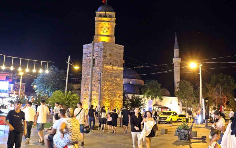 Nüfusu gündüz 82, gece 10 bin

