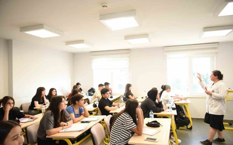 Kepez’den ücretsiz yaz dönemi YKS hazırlık kursu
