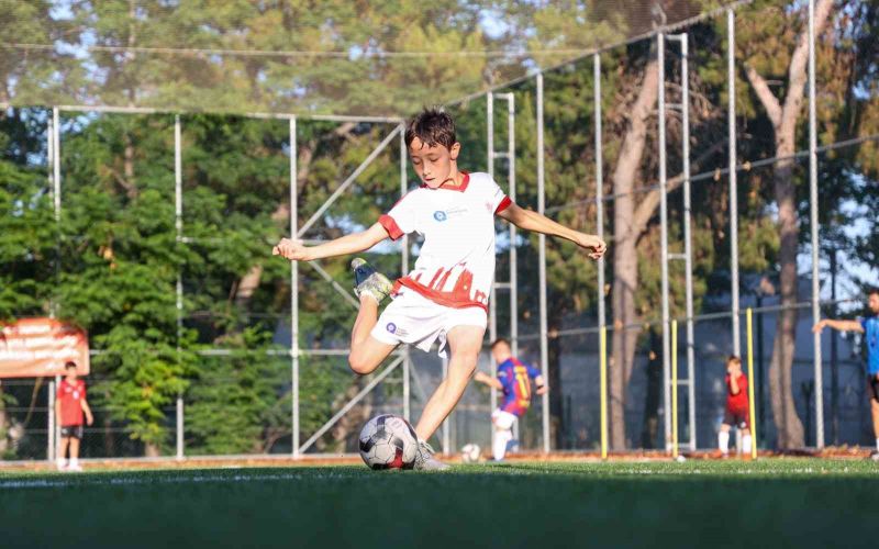 Büyükşehir Futbol Akademisi’nde yeni sezon başladı
