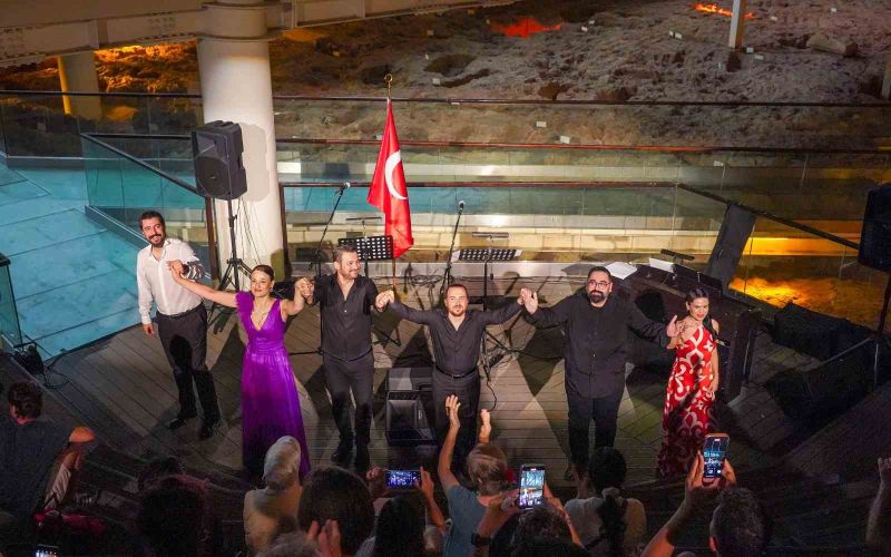 Antalya DOB’dan ’Zaferin Adı Türkiye’ konseri
