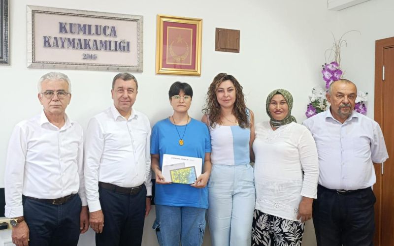 Kumluca’da YKS’de ilk bine giren üç öğrenciye ödül
