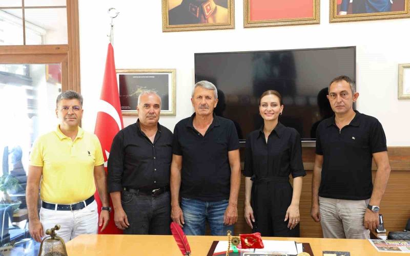 Antalyalılar Derneği, ilçelerde teşkilatlanıyor
