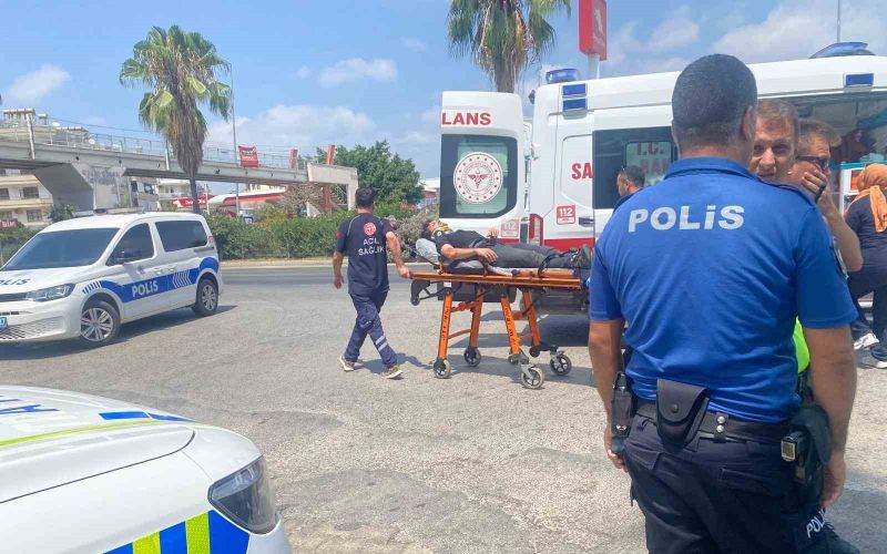 Antalya’da motosikletten düşen sürücü yaralandı
