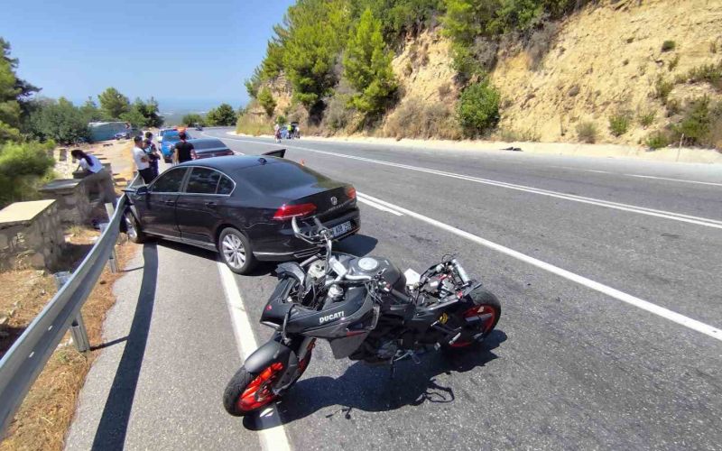 Manavgat’ta 4 araçlı zincirleme kaza: 1 yaralı
