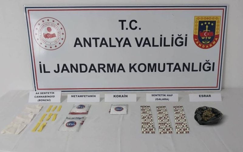 Antalya’da uyuşturucu operasyonunda çok sayıda madde ele geçirildi
