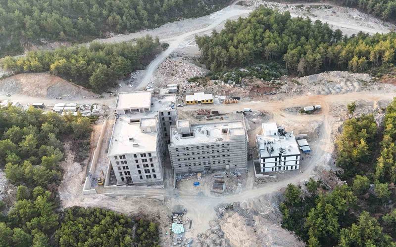 ALKÜ’de modern laboratuvar ve dersliklerle yeni sağlık merkezi kuruluyor
