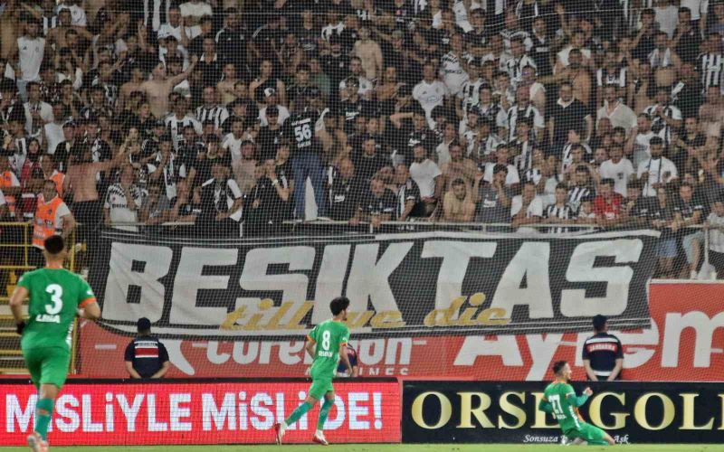 Trendyol Süper Lig: Corendon Alanyaspor: 1 - Beşiktaş 0 (İlk yarı)
