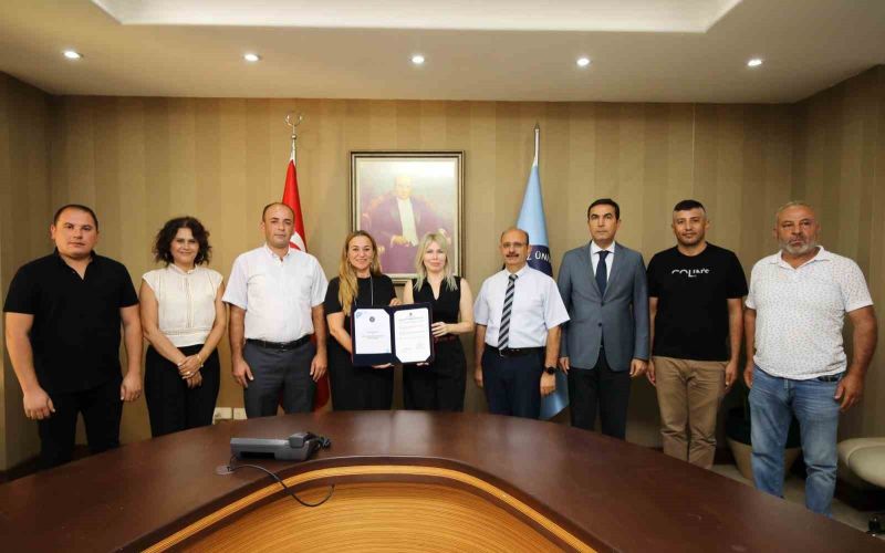 Akdeniz Üniversitesi’nden muhtarlara ücretsiz online eğitim desteği
