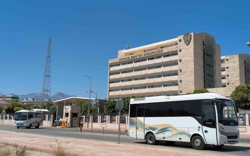 Antalya’daki ‘rüşvet’ soruşturmasında 14 şüpheli adliyeye sevk edildi
