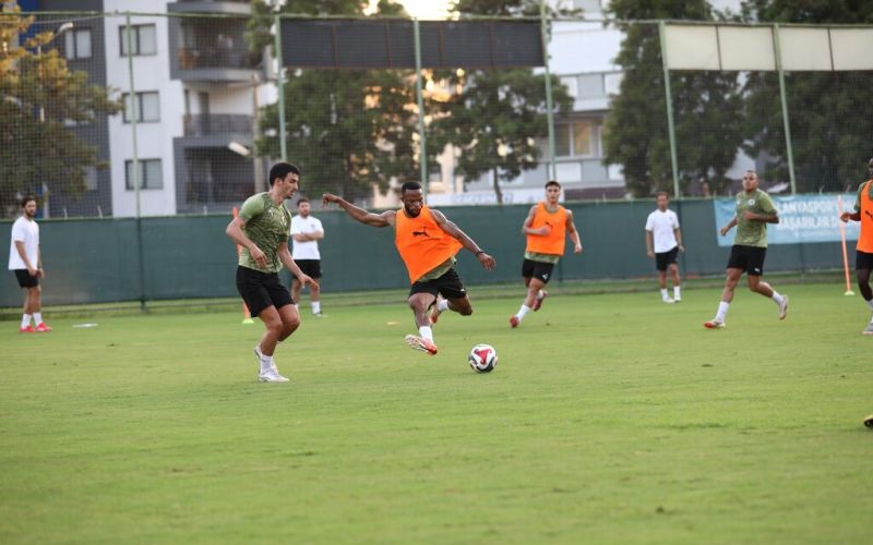 Alanyaspor, Fenerbahçe maçı hazırlıklarına başladı

