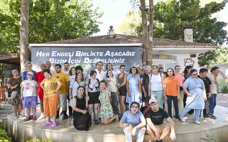 Muratpaşa’da engelleri aşan buluşma
