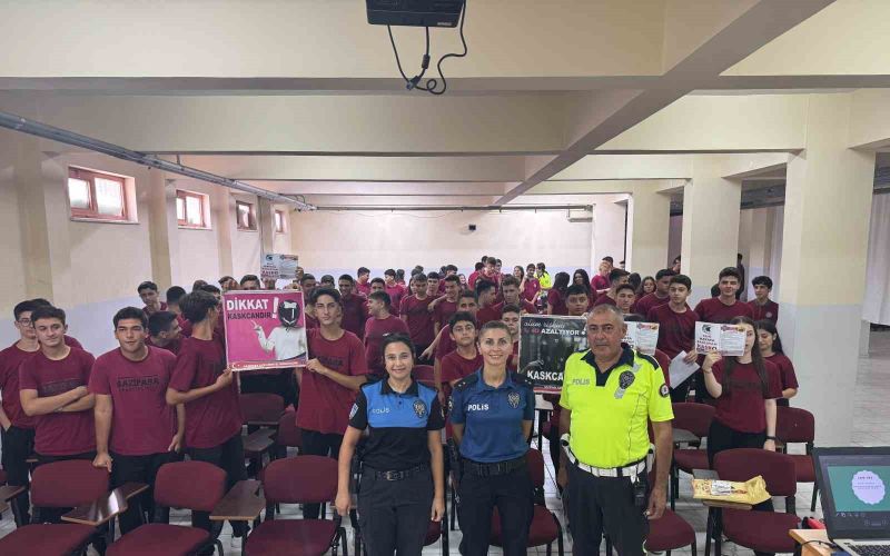 Gazipaşa’da öğrencilere motosiklet ve ekipmanlarının kullanımı hakkında bilgiler verildi
