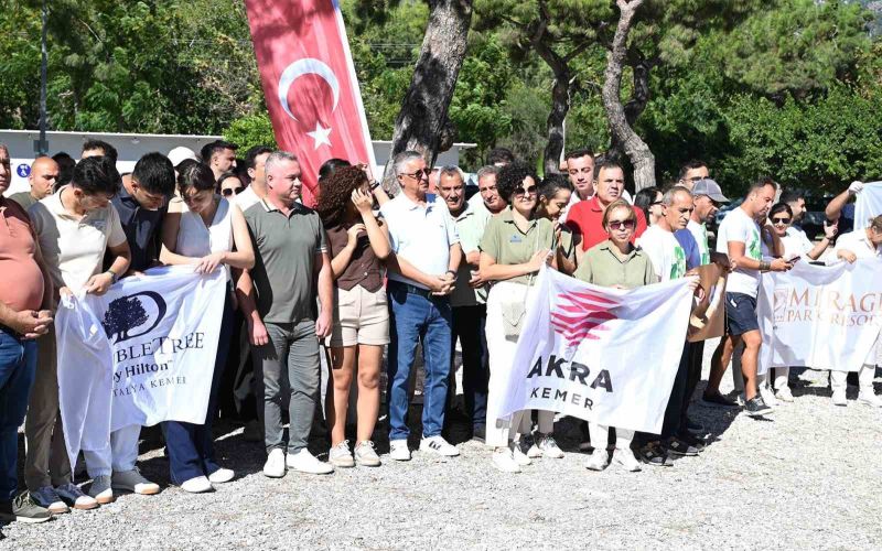 Kemer’de sahil temizliği yapıldı
