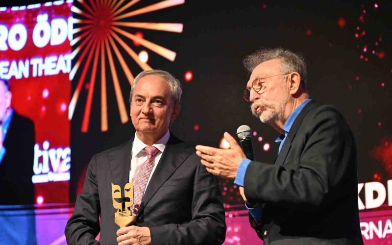 Kepez’in Uluslararası Akdeniz Tiyatro Ödülleri ilk kez sahiplerini buldu

