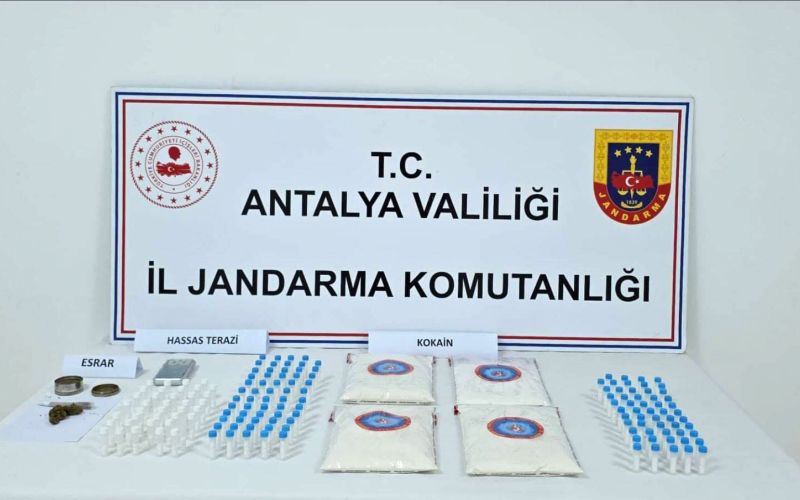 Antalya’da 5 kiloya yakın kokain ele geçirildi
