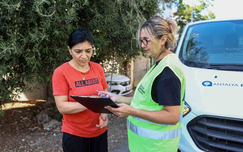 Antalya Büyükşehir’in çölyak hastalarına gıda yardımı sürüyor
