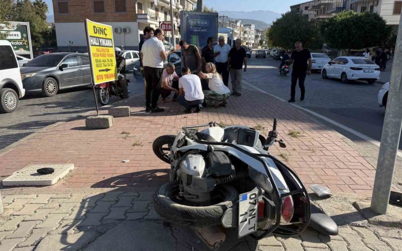 Gazipaşa’da minibüs ile motosiklet çarpıştı: 1 yaralı
