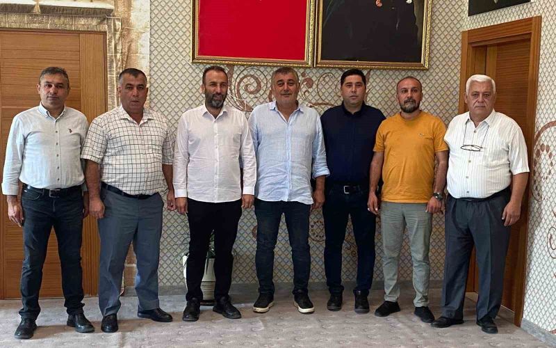 Antalya Aksu’da 7 belediye meclis üyesi CHP’den istifa ettiğini açıkladı
