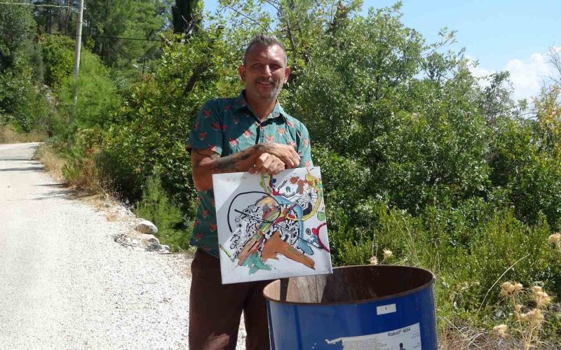 Yaptığı resimleri çöpe atıyor, koleksiyonerleri çöplük çöplük dolaştırıyor
