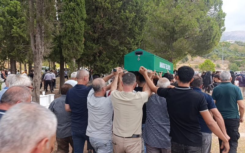 Kansere yenik düşen genç doktor adayı toprağa verildi
