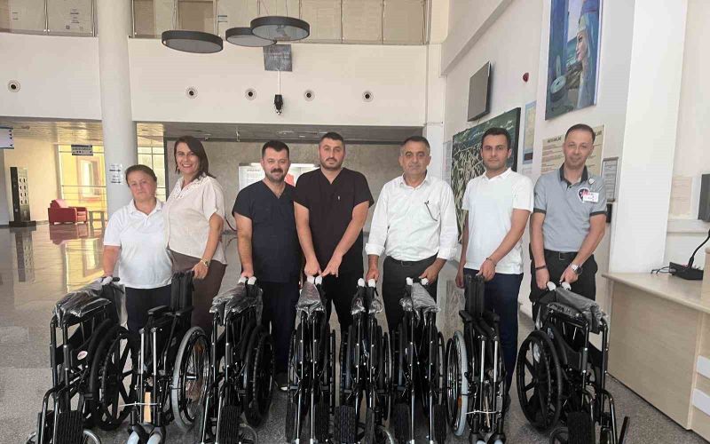 Hayırsever aileden 8 adet tekerlekli sandalye desteği
