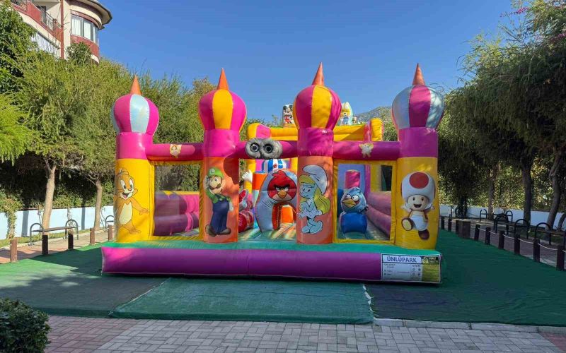 Alanya’da balon park yenilenerek hizmete sunuldu

