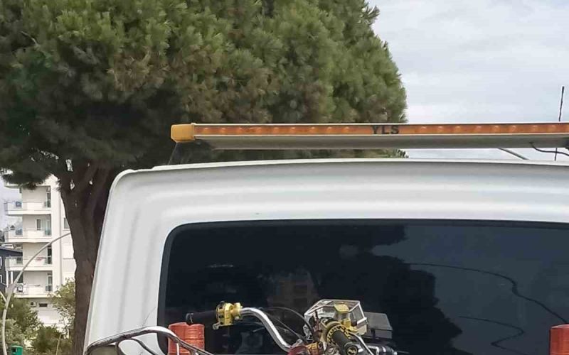 Ehliyetsiz ve plakasız motosiklet kullanan sürücüye 52 bin TL ceza
