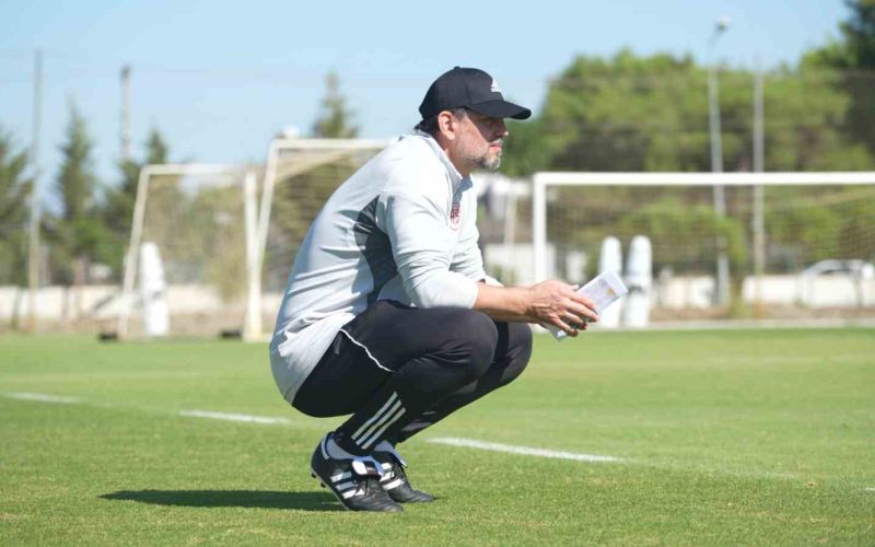 Erol Bulut, Antalyaspor ile ilk antrenmanına çıktı