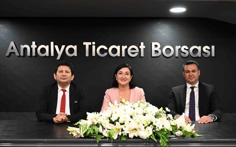 Antalya’da ’Tarım Gündem’ toplantısında israfa dikkat çekildi

