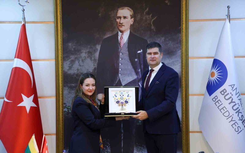 Antalya Büyükşehir Belediyesi ve Litvanya heyeti arasında işbirliği imkanları görüşüldü
