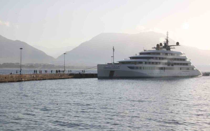 91 turist 74 mürettebatlı lüks gemi Alanya’ya ulaştı
 91 turist 74 mürettebatlı lüks gemi Alanya’ya ulaştı