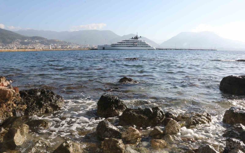 91 turist 74 mürettebatlı lüks gemi Alanya’ya ulaştı