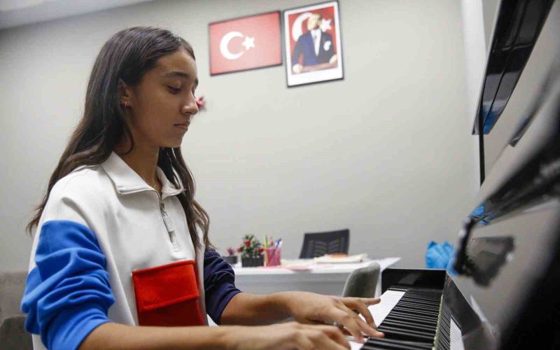 Büyükşehir’den Antalyalı çocuklara tam destek
