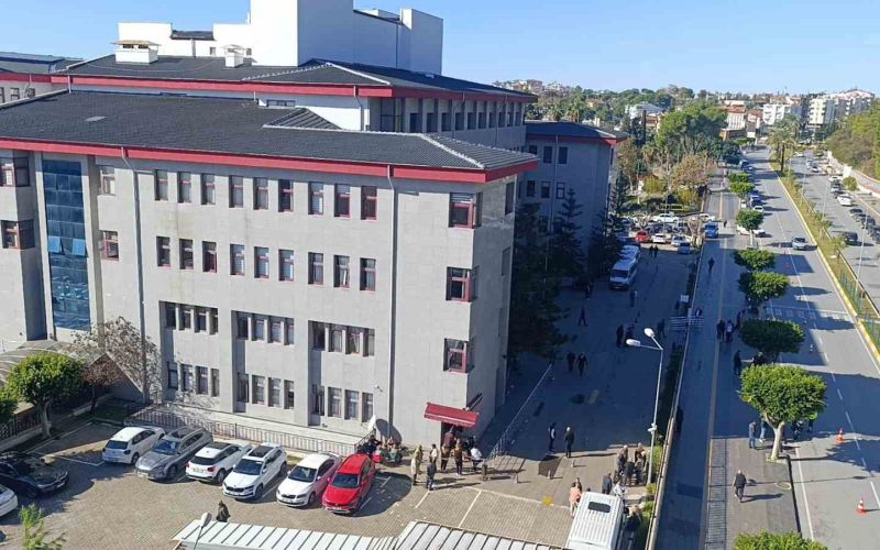 Manavgat Belediyesi rüşvet soruşturmasında 9’u tutuklu 41 sanığın yargılanmasına başlandı
