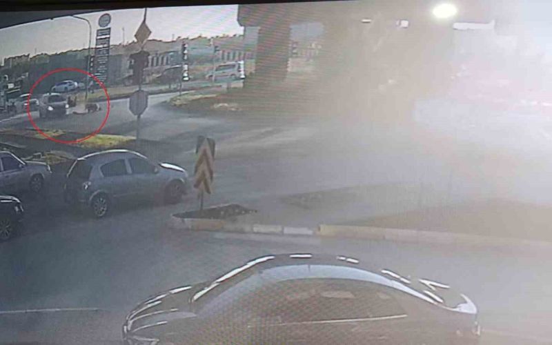 Otomobille çarpışan motosikletli yola savruldu: 1 yaralı
