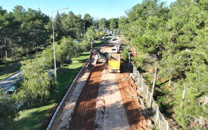 Altıntaş-Kundu Turizm Bölgesi’nde içme suyu hattı tamamlanıyor, yol yenileniyor
