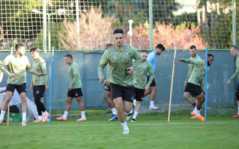 Alanyaspor, Kayserispor maçı hazırlıklarını tamamladı
