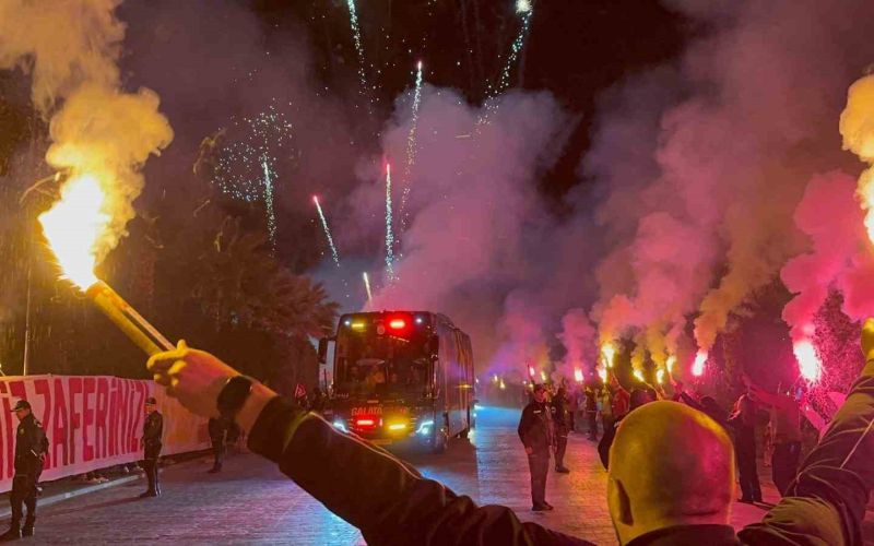 Galatasaray, Antalya’da Şampiyonlar Ligi müziğiyle karşılandı
