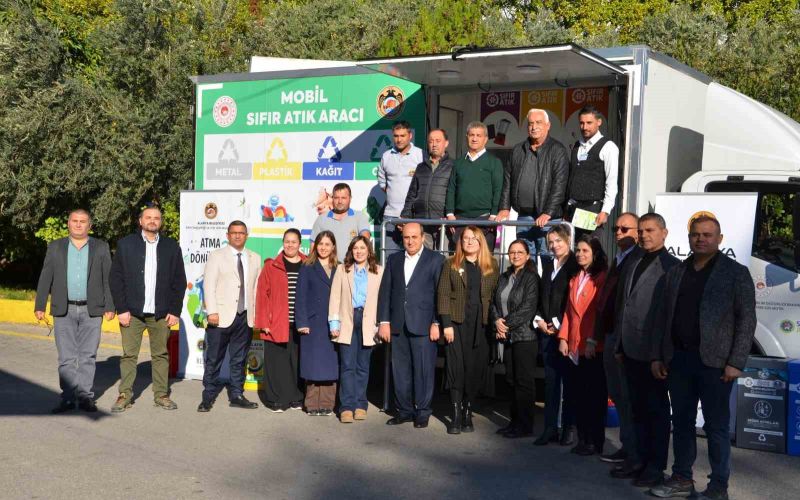 Alanya’da Çevre Dostu Çiftçi Kart Projesi üreticilere anlatıldı
