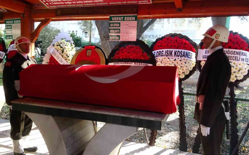 Emekli Tümgeneral Gürsel Öztürk Antalya’da son yolculuğuna uğurlandı
