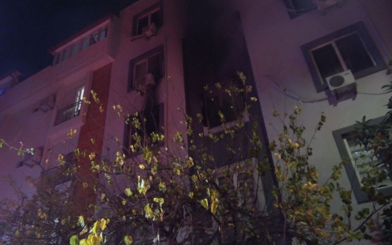 Antalya’da apartman dairesinde çıkan yangın korkuttu
