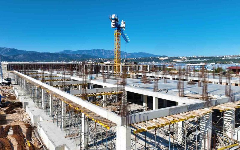 Kınık Toptancı Hal Kompleksi bölgenin tarımsal ticaretini güçlendirecek
