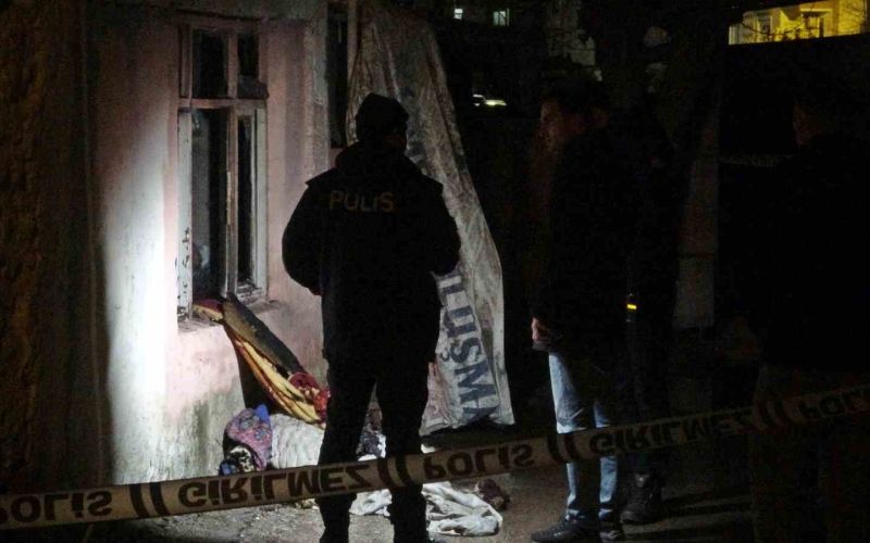 Antalya’da gecekondu yangını: 1 ölü, 1 yaralı
