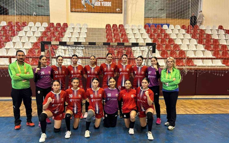 Kepez Belediyesi Kadın Hentbol Takımı, ligde oynadığı son 6 maçı kazandı
