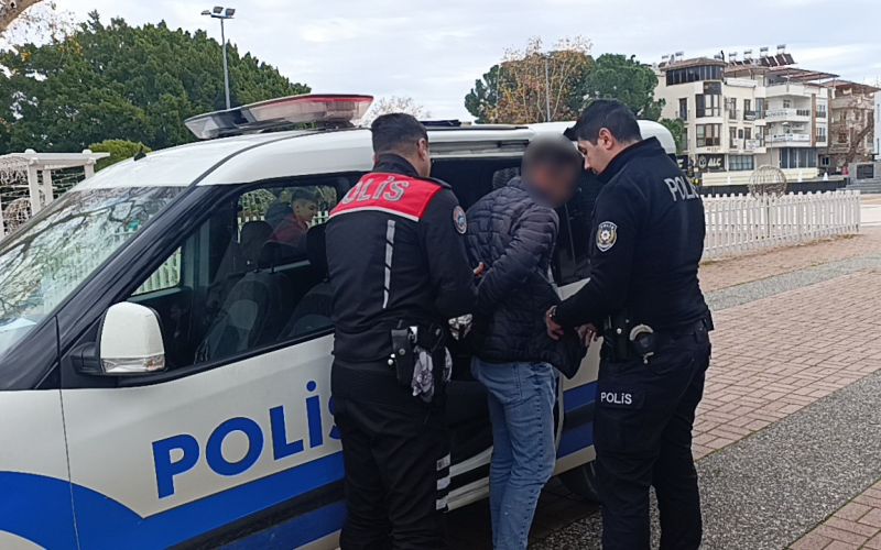 Emniyetin teknolojik gücü ’Gözcü’, hapis cezası bulunan firariyi araç sürerken tespit etti
