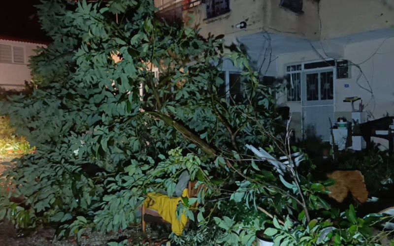 Hortum Manavgat’ı savaş alanına çevirdi
