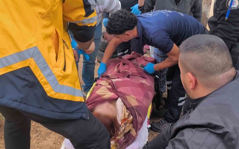 Foseptik çukuruna düşen genç kız, yardım çığlıklarına koşan vatandaşlar tarafından kurtarıldı
