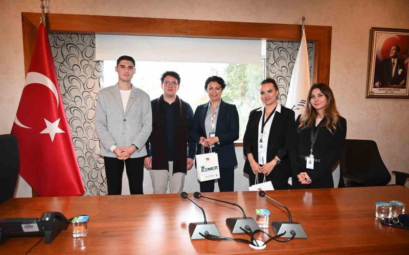 Kemer Belediyesi Gençlik Meclisi’nden LÖSEV’le iş birliği
