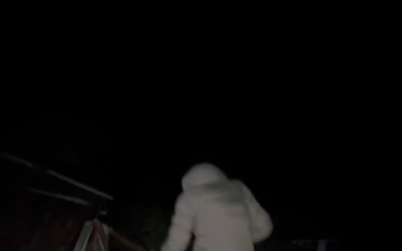 Hortumun savurduğu konteynerdeki yaralı adamın bulunduğu anların görüntüsü çıktı
