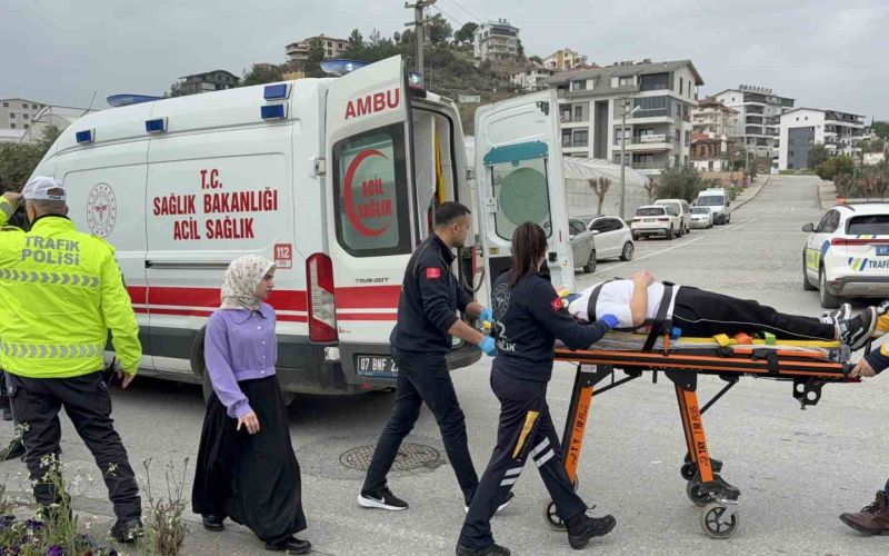 Yaralıya ilk müdahale tesadüfen olay yerinden geçen acil doktorundan
